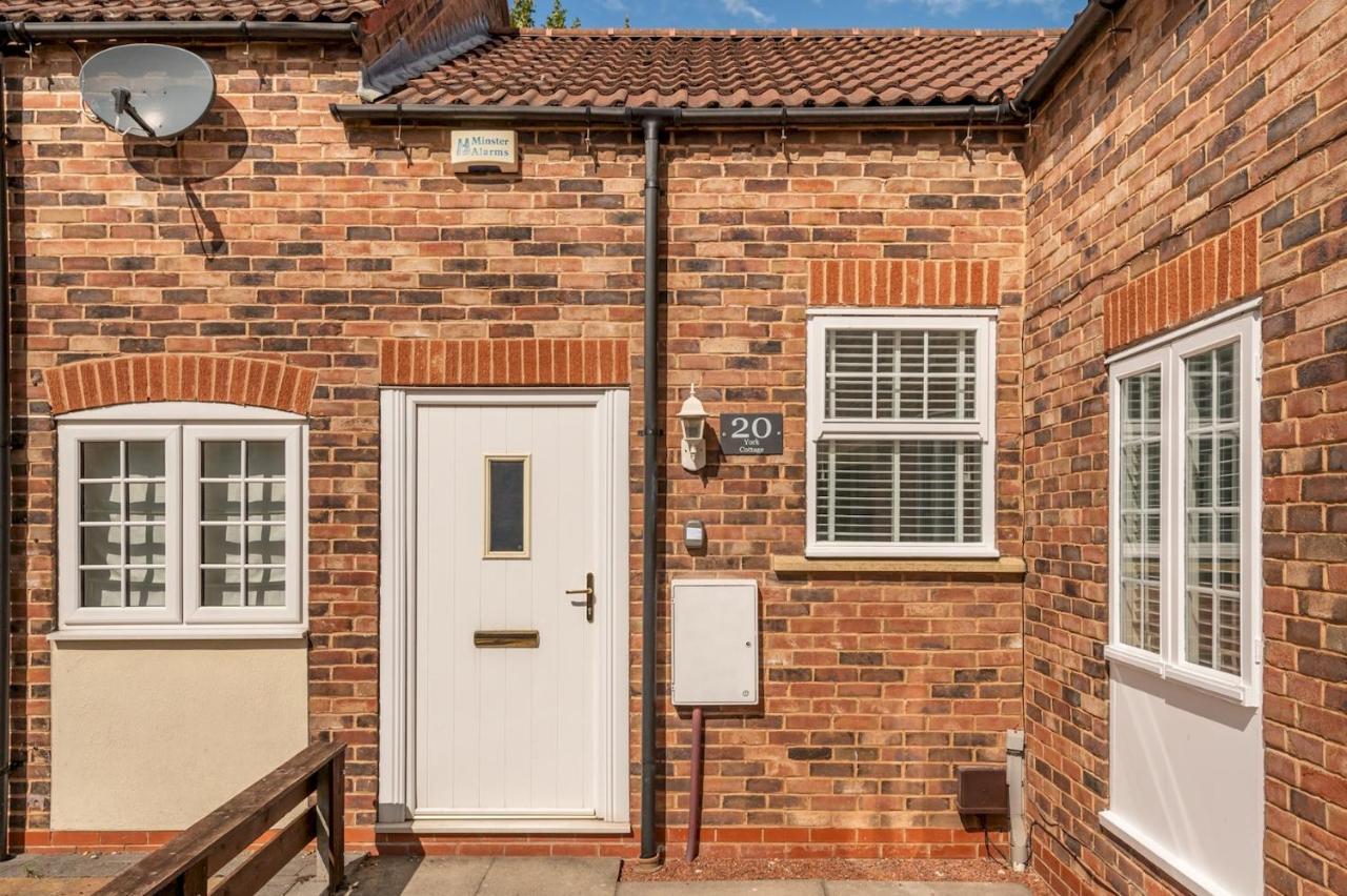 Pass The Keys Charming Cottage Near Clifton Moor York Exterior foto